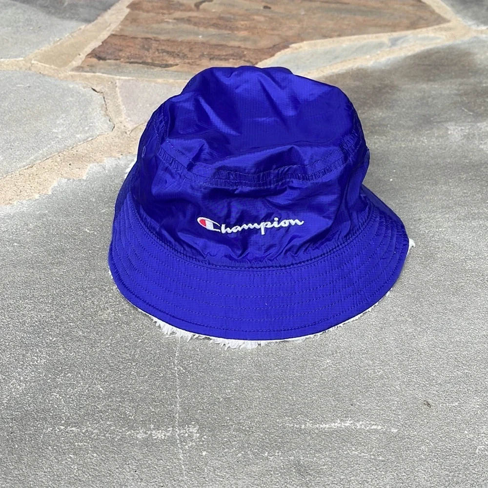 Champion UO Exclusive Reversible Bucket Hat